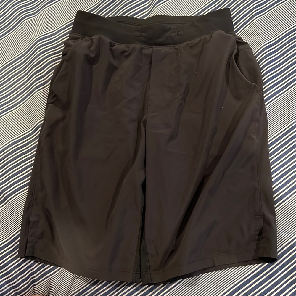 Lululemon men’s shorts size small 9inch